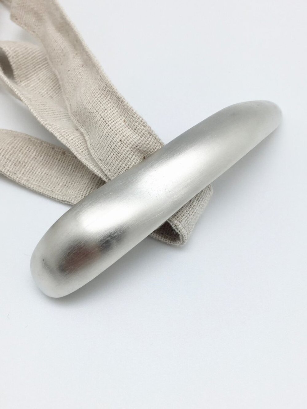 Colette Malouf objet d’arts Long silver Metal Hair Clip